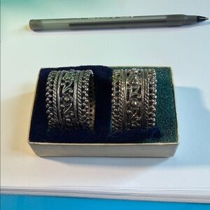 Wallace Silversmiths Silver Ornate Napkin Rings - Pair